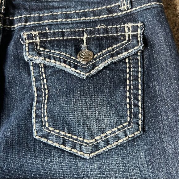 Earl Jean Women’s Mid Rise Flap Button Pocket Capri Cropped Jeans Size 6 - Picture 8 of 9